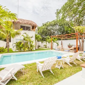 saasil-naaj.tulum-hotels.net/